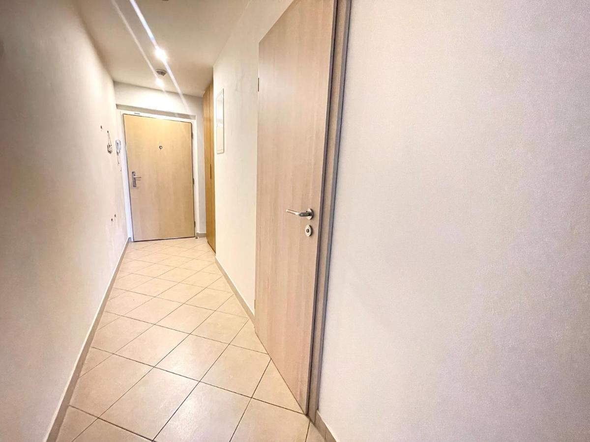 Centrum Park Studio Прага Екстериор снимка